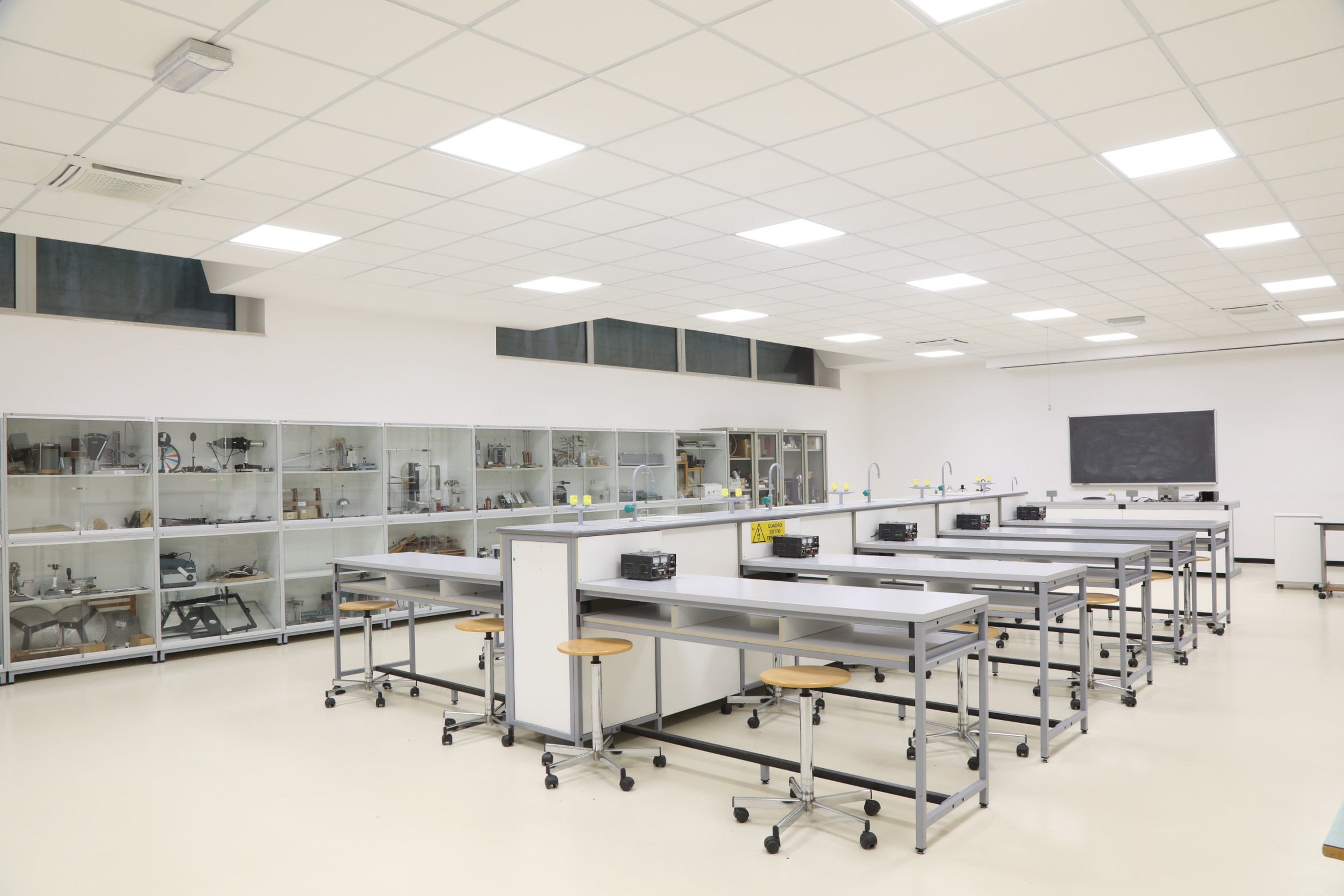 Laboratorio di Fisica min